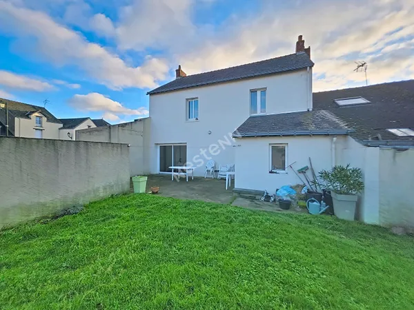 Maison A VENDRE, bourg de Mesanger, locataires en place 