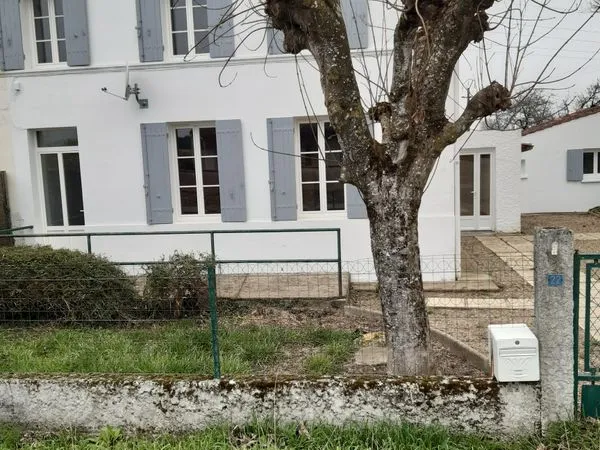 Maison charentaise Les Gonds 