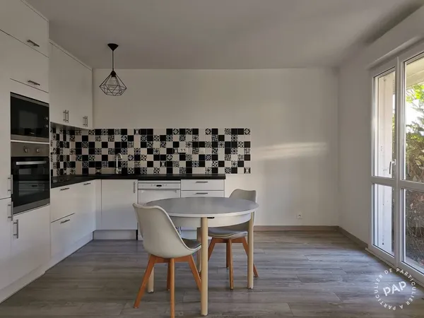 Studio 1 pièce 33 m² 