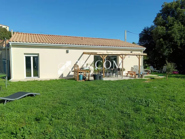 Maison de plain-pied 4 pièces 100 m² 