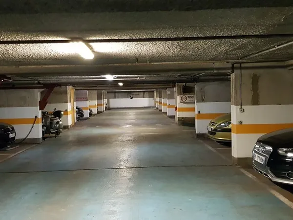 Parking - Garage Location Paris 10e Arrondissement   110€