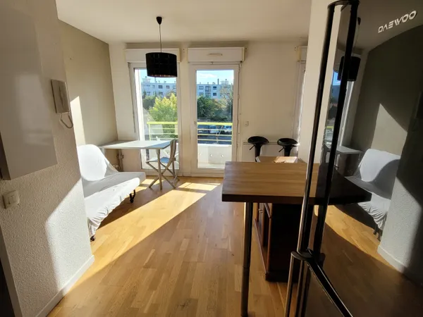Studio meublée de 26,52 m2 avec balcon et parking à deux pas 