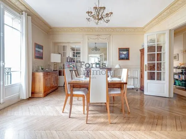 Raincy centre - Appartement de 113m² plein de caractère 