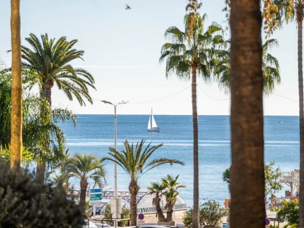 CROISETTE GRAND HOTEL TERRASSE VUE MER 