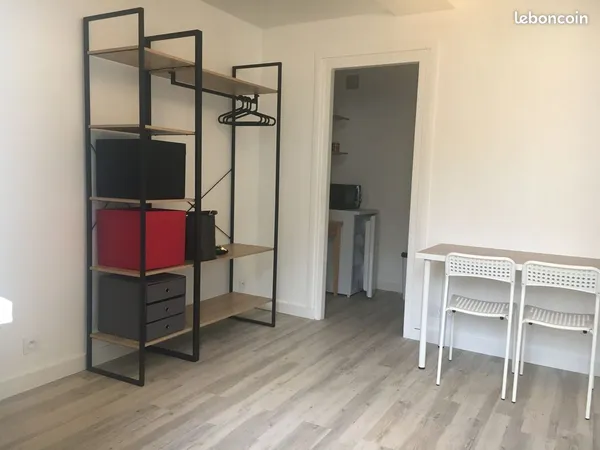 Appartement 1 pièce 18 m2 470 