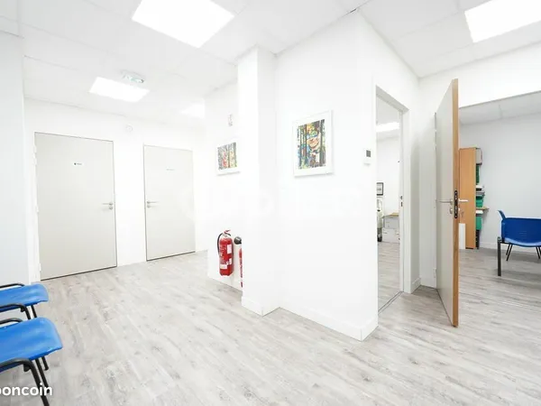 Bureau 120 m² 