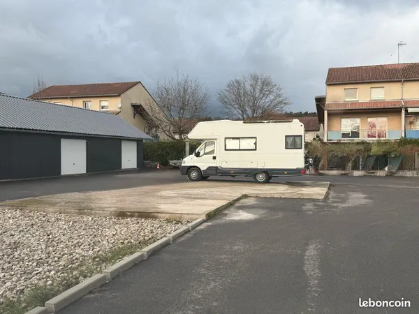 Hivernage Camping Car sur parking extérieur 