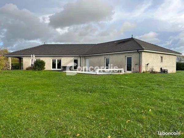 Maison 7 pièces 234 m² 