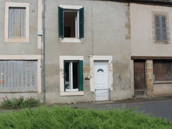 Vieure - Maison de village de 56m2 avec son propre garage 