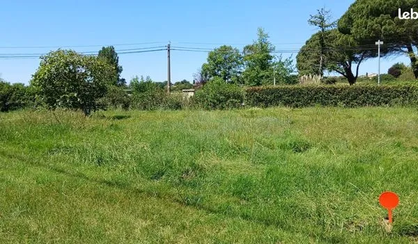 Terrain 740 m² 