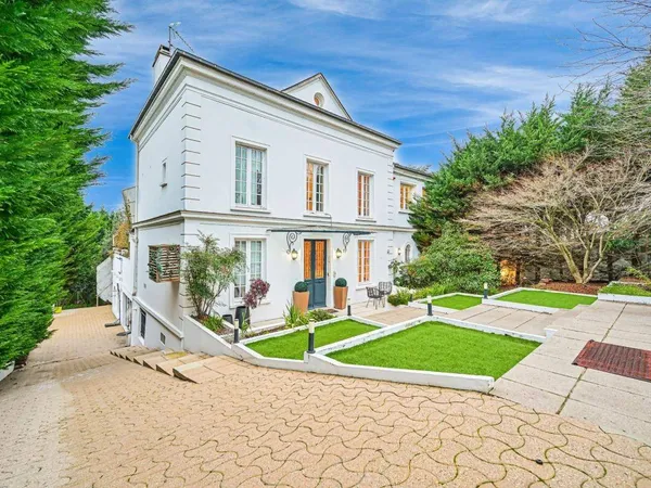 Maison 9 pièces 418 m² 