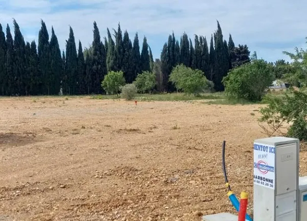 Terrain 584 m² Ornaisons 