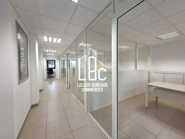Bureaux 140 m² 
