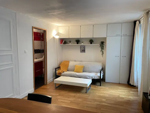 Studio 1 pièce 25 m² 