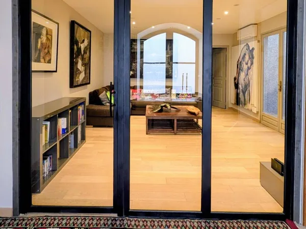Loft 6 pièces 117 m² 