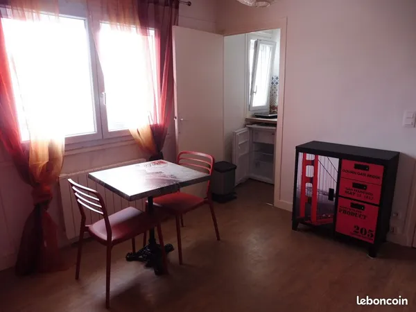 Studio 1 pièce 20 m² 