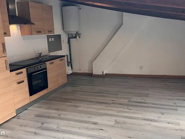 Appartement 2 chambres clim parking jardin 