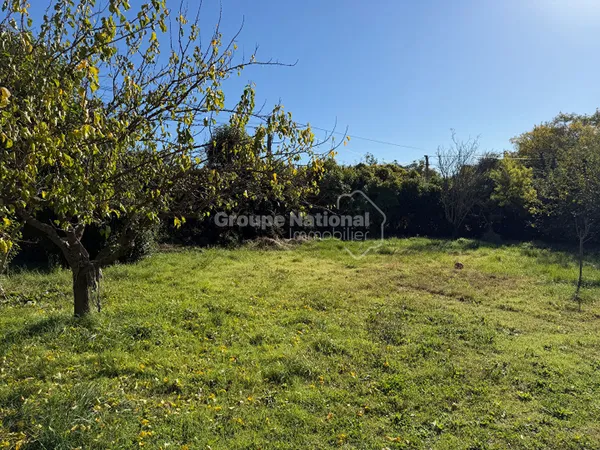 Cruviers-Lascours terrain constructible de 641m2 