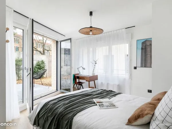 Studio 1 pièce 20 m² 