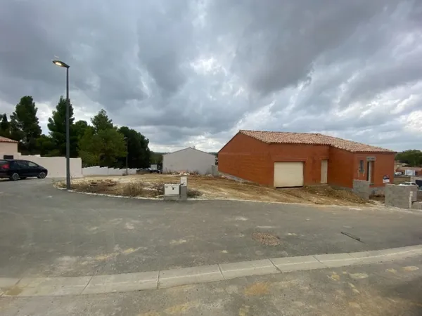 Terrain 908 m² 