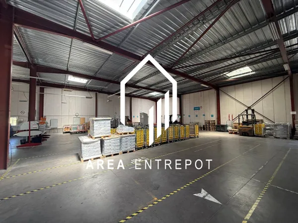 Entrepôt 870 m² 