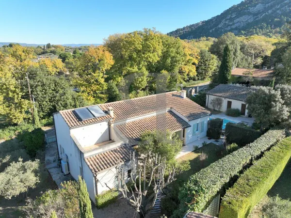 Villa 4 pièces 144 m² 