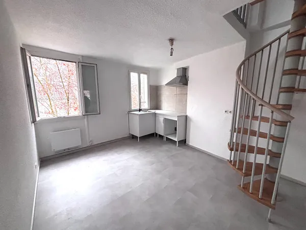 DUPLEX - TOULON ST JEAN DU VAR 