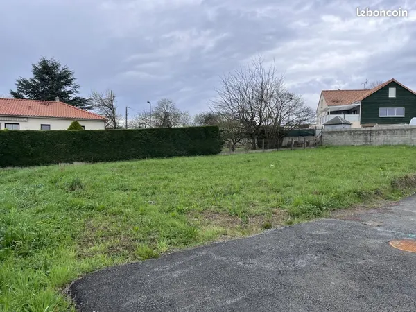 Terrain 400 m² Saint Pierre Montlimart 