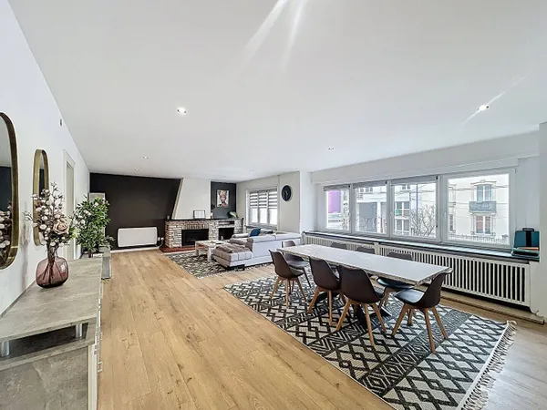 Triplex 6 pièces 200 m² 