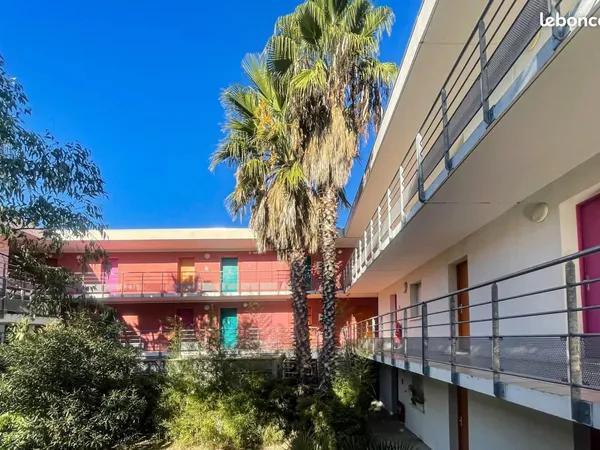 Studio 1 pièce 18 m² 
