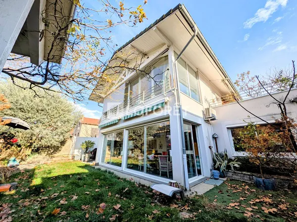 Maison 5 pièces 241 m² 