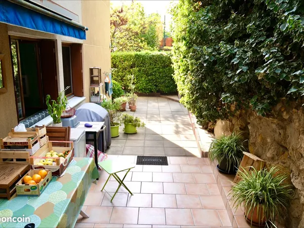 Appartement T4 de 74 m² avec extérieur de 75 m² + box fermé 