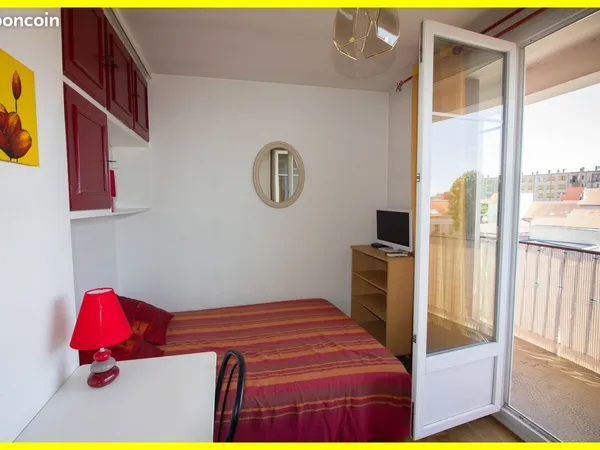Joli F1 avec balcon et cave 