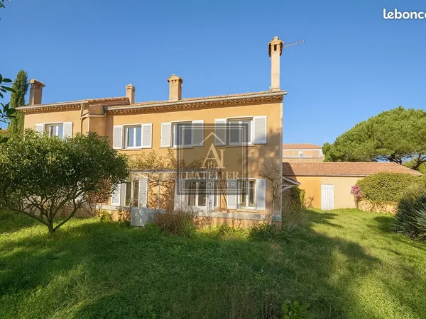 Propriété 11 pièces 241 m² 