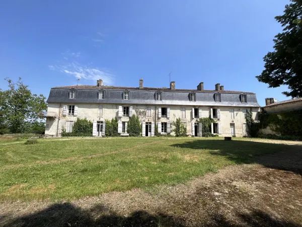 Propriété de caractère aux portes de Bordeaux 