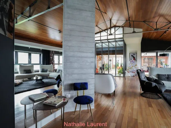Maison 6 pièces 320 m² 
