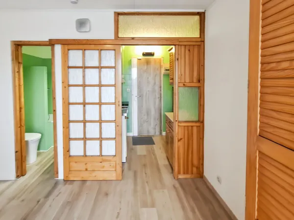 Studio 1 pièce 17 m² 