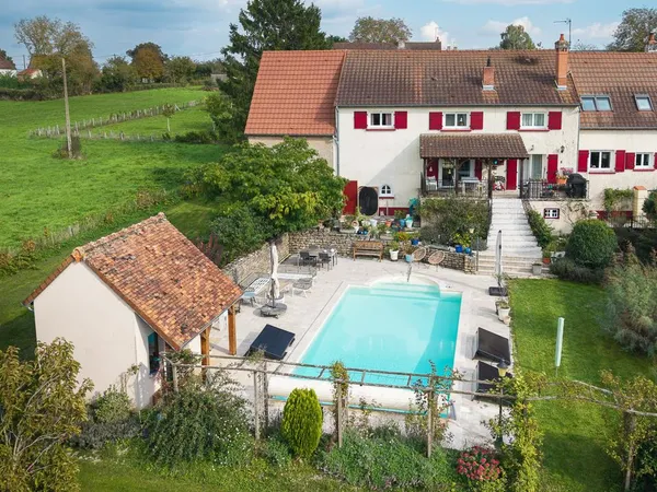 Maison de 5 chambres avec 2eme maison et piscine 