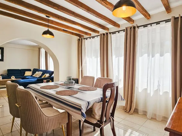 Maison 6 pièces 141 m² 