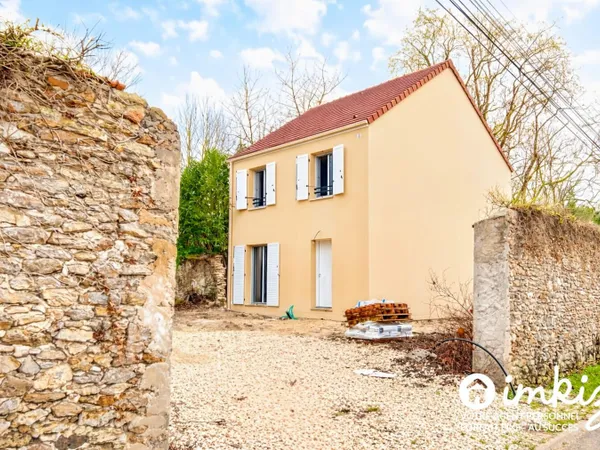 Maison moderne de 93m² sur terrain clos de 476m² 