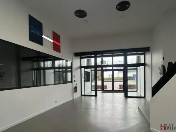 À LOUER - IMMEUBLE PROFESSIONNEL INDÉPENDANT - LA VATINE MONT- 