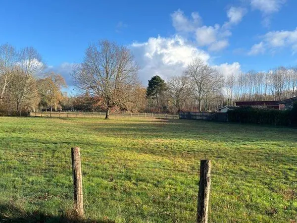 Terrain constructible 1587 m² 