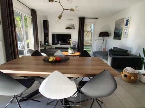 4 PIÈCES de 121m² 