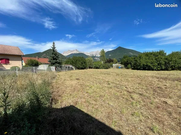Terrain constructible Montmaur 1304m2 