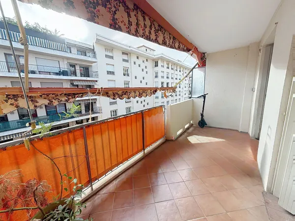 Spacieux 2P TRAVERSANT 63.68 m² - Parking 