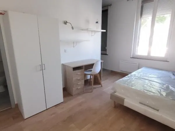 Studio 1 pièce 18 m² 