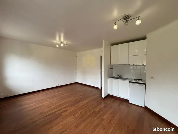 Studio 1 pièce 30 m² 