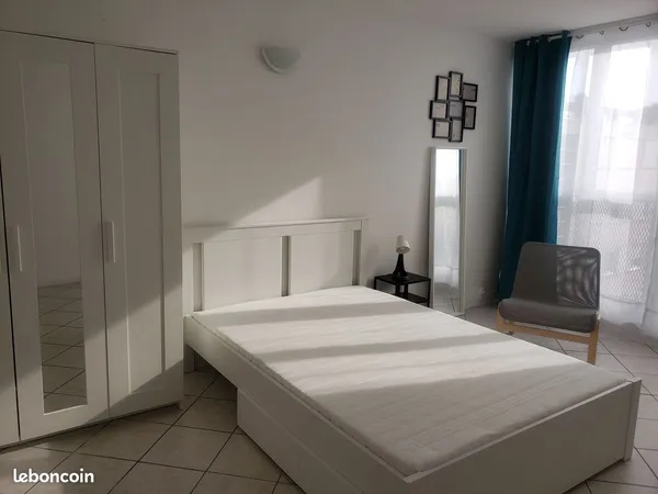 GRANDE CHAMBRE centre de Beauvais 