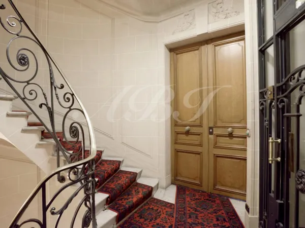 PARIS XVII - ETOILE - RUE ANATOLE DE LA FORGE - A LOUER VIDE - S 