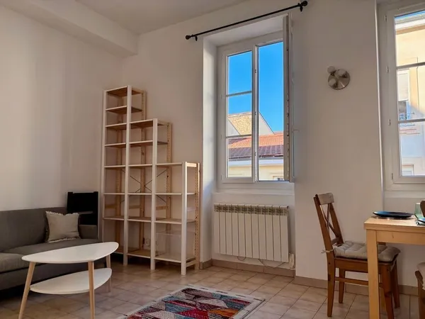 T2 duplex meublé secteur Voltaire 